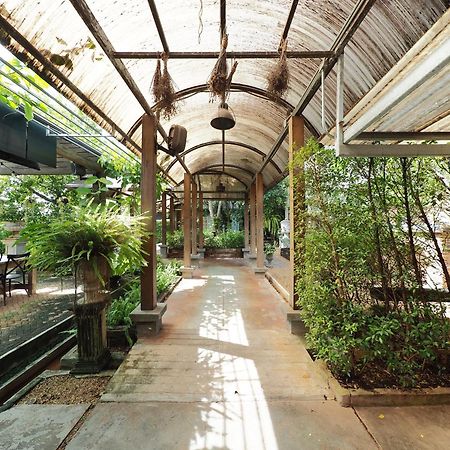 Nipa Garden Hotel Сурат-Тхані Екстер'єр фото