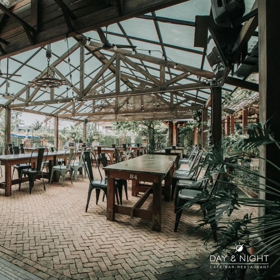 Nipa Garden Hotel Сурат-Тхані Екстер'єр фото